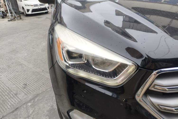 Used Ford Kuga 2017 EcoBoost 180 Four-Wheel Drive Luxury Wing Model Right Front Headlight