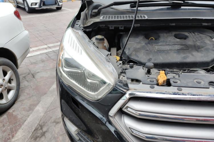 Used Ford Kuga 2017 EcoBoost 245 Four-Wheel Drive Titanium Edition Right Front Headlight
