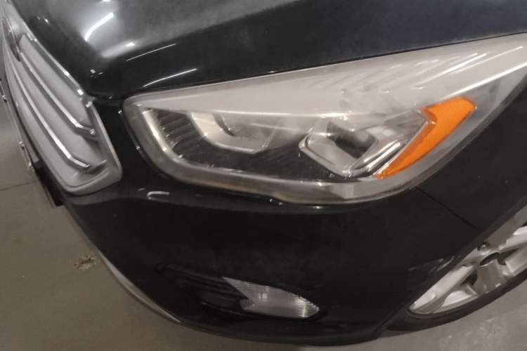 Used Ford Kuga 2017 EcoBoost 180 Two-Wheel-Drive Tiger Leap Model Right Front Headlight