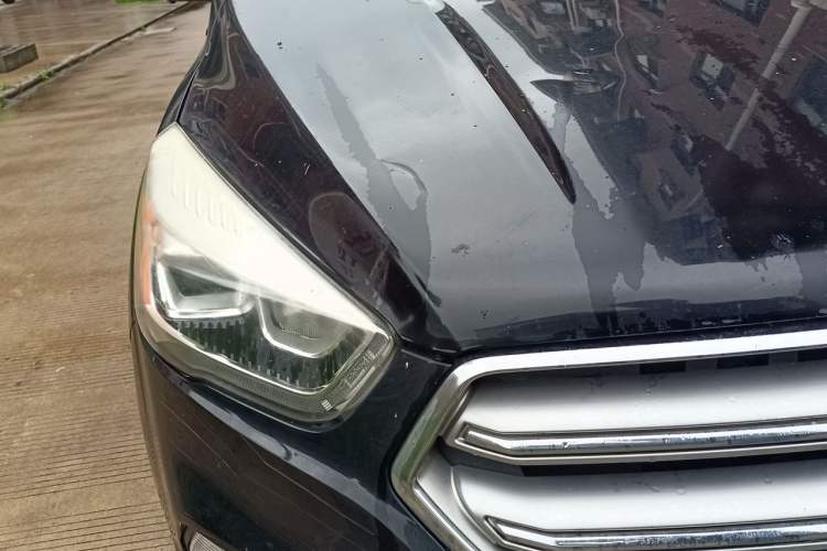 Used Ford Kuga 2017 EcoBoost 180 Two-Wheel-Drive Luxury Wing Edition Right Front Headlight