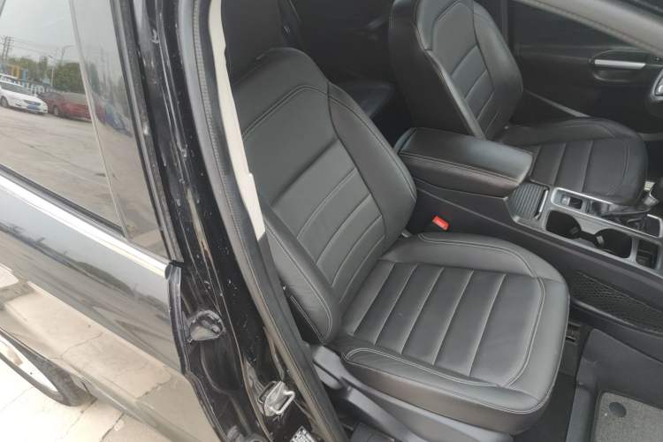 Used Ford Kuga 2017 EcoBoost 180 Two-Wheel-Drive Tiger Leap Model Right Front Seat