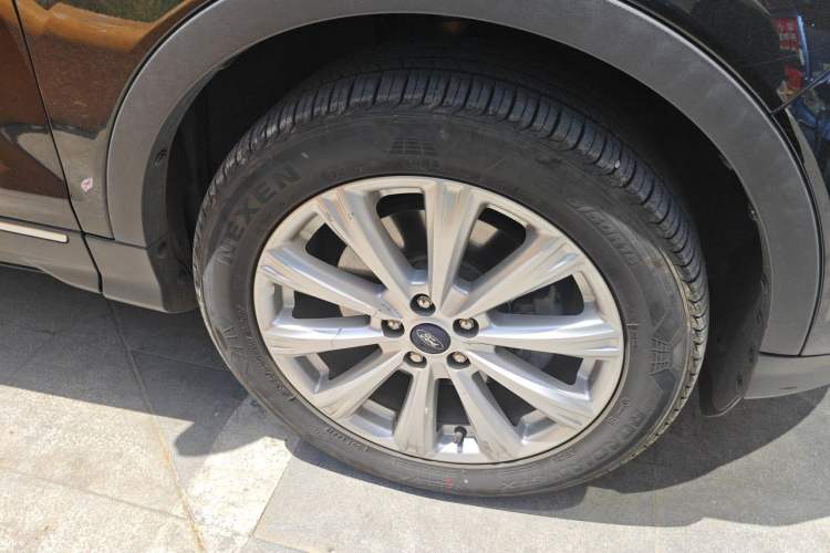 Used Ford Kuga 2017 EcoBoost 180 Four-Wheel Drive Luxury Wing Model Right Front Wheel Hub