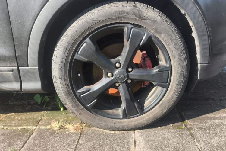 Used Ford Kuga 2017 EcoBoost 180 Two-Wheel-Drive Elite Trim Right Front Wheel Hub