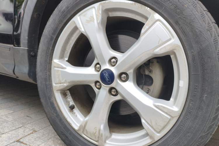 Used Ford Kuga 2017 EcoBoost 180 Two-Wheel-Drive Tiger Leap Model Right Front Wheel Hub