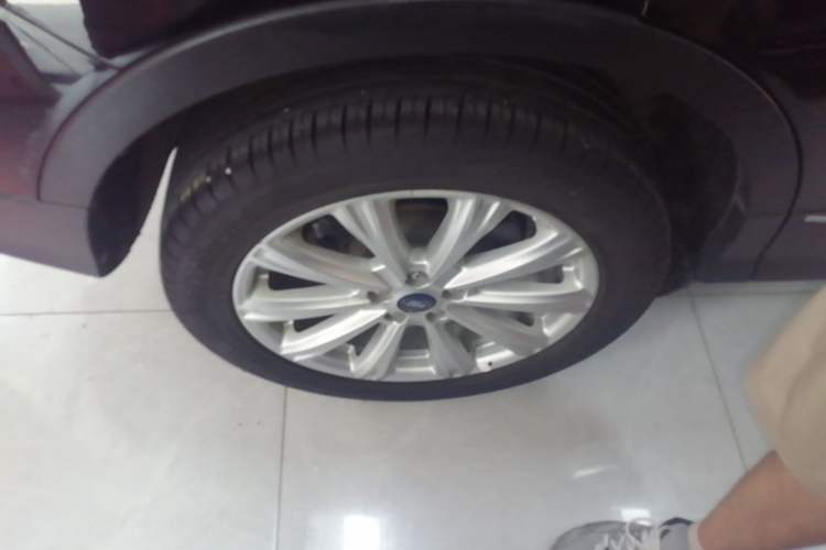 Used Ford Kuga 2017 EcoBoost 245 4x4 Prestige Edition Right Rear Wheel Hub