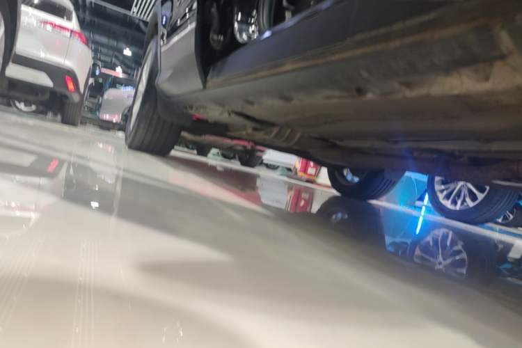 Used Ford Kuga 2017 EcoBoost 245 4x4 Prestige Edition Right Side Sill