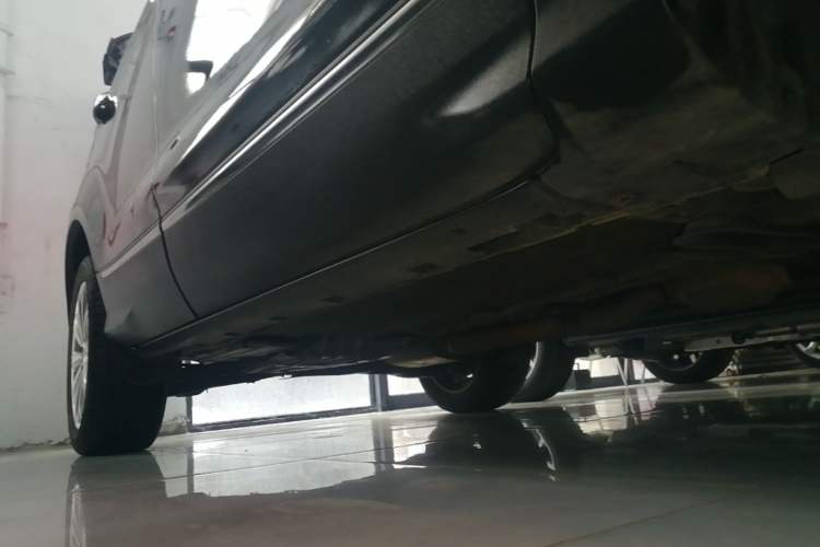 Used Ford Kuga 2017 EcoBoost 245 4x4 Prestige Edition Right Side Sill