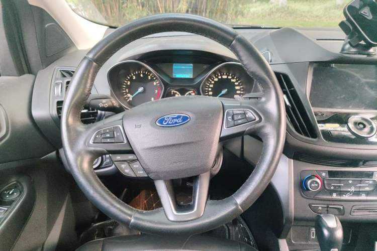 Used Ford Kuga 2017 EcoBoost 180 Two-Wheel-Drive Platinum Edition Steering Wheel