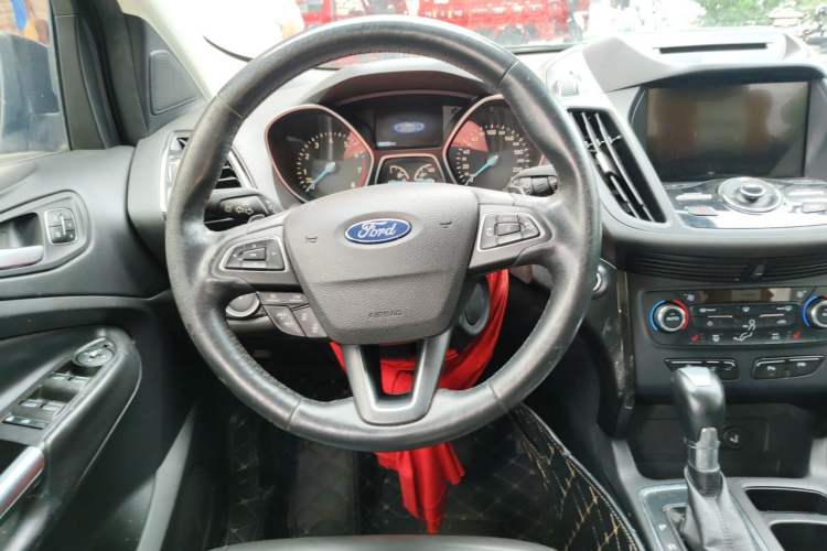 Used Ford Kuga 2017 EcoBoost 245 Four-Wheel Drive Titanium Edition Steering Wheel