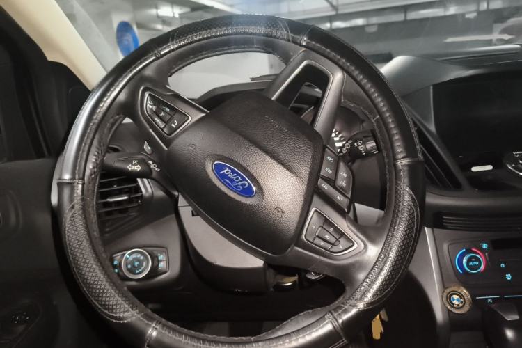 Used Ford Kuga 2017 EcoBoost 180 Two-Wheel-Drive Tiger Leap Model Steering Wheel