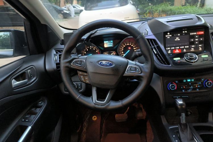 Used Ford Kuga 2017 EcoBoost 180 Two-Wheel-Drive Tiger Leap Model Steering Wheel