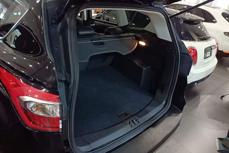 Used Ford Kuga 2017 EcoBoost 180 Two-Wheel-Drive Tiger Leap Model Trunk