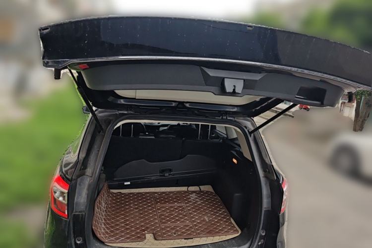 Used Ford Kuga 2017 EcoBoost 180 Two-Wheel-Drive Elite Trim Trunk