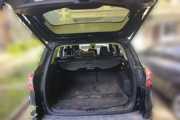 Used Ford Kuga 2017 EcoBoost 180 Four-Wheel Drive Titanium Edition Trunk