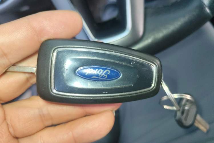 Used Ford Kuga 2017 EcoBoost 180 Two-Wheel-Drive Platinum Edition Vehicle Key