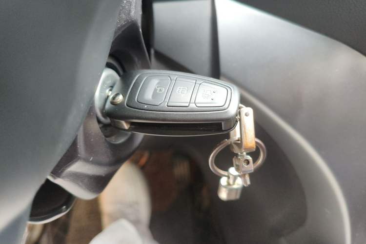Used Ford Kuga 2017 EcoBoost 180 Two-Wheel-Drive Tiger Leap Model Vehicle Key