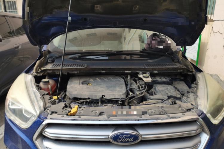 Used Ford Kuga 2017 EcoBoost 180 Two-Wheel-Drive Tiger Leap Model Engine Bay