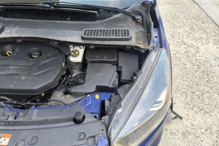 Used Ford Kuga 2017 EcoBoost 245 Four-Wheel-Drive Sport Model Engine Bay Left