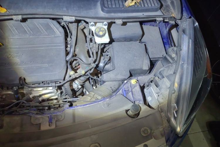Used Ford Kuga 2017 EcoBoost 180 Two-Wheel-Drive Tiger Leap Model Engine Bay Left