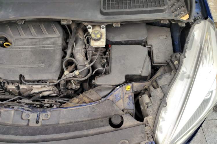 Used Ford Kuga 2017 EcoBoost 180 Four-Wheel Drive Luxury Wing Model Engine Bay Left