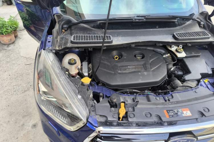 Used Ford Kuga 2017 EcoBoost 245 Four-Wheel-Drive Sport Model Engine Bay Right