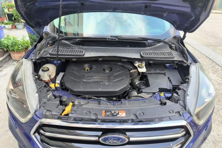 Used Ford Kuga 2017 EcoBoost 245 Four-Wheel-Drive Sport Model Engine Bay
