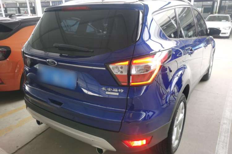 Used Ford Kuga 2017 EcoBoost 180 Two-Wheel-Drive Platinum Edition Exterior 5