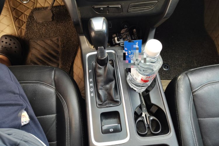 Used Ford Kuga 2017 EcoBoost 180 Two-Wheel-Drive Tiger Leap Model Gear Lever