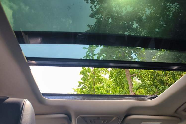 Used Ford Kuga 2017 EcoBoost 180 Two-Wheel-Drive Platinum Edition Headliner