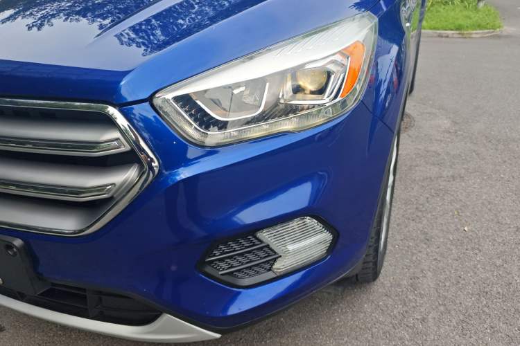 Used Ford Kuga 2017 EcoBoost 180 Two-Wheel-Drive Luxury Wing Edition Left Front Headlight