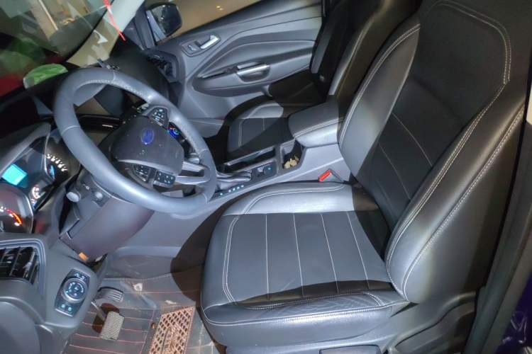 Used Ford Kuga 2017 EcoBoost 180 Two-Wheel-Drive Tiger Leap Model Left Front Seat