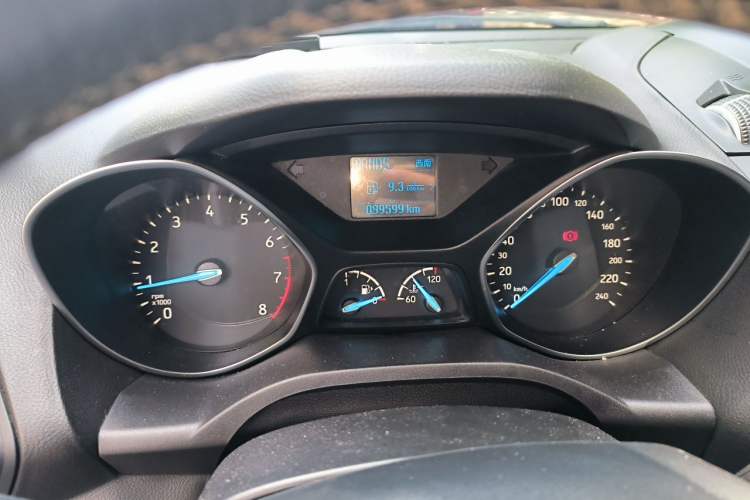 Used Ford Kuga 2017 EcoBoost 180 Two-Wheel-Drive Platinum Edition Odometer Close Up