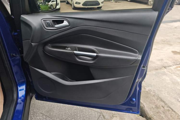 Used Ford Kuga 2017 EcoBoost 180 Two-Wheel-Drive Luxury Wing Edition Right Front Door Interior
