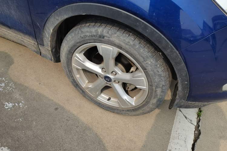 Used Ford Kuga 2017 EcoBoost 180 Two-Wheel-Drive Tiger Leap Model Right Front Wheel Hub