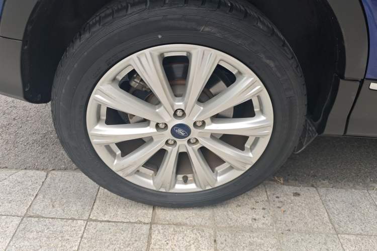 Used Ford Kuga 2017 EcoBoost 180 Two-Wheel-Drive Luxury Wing Edition Right Rear Wheel Hub