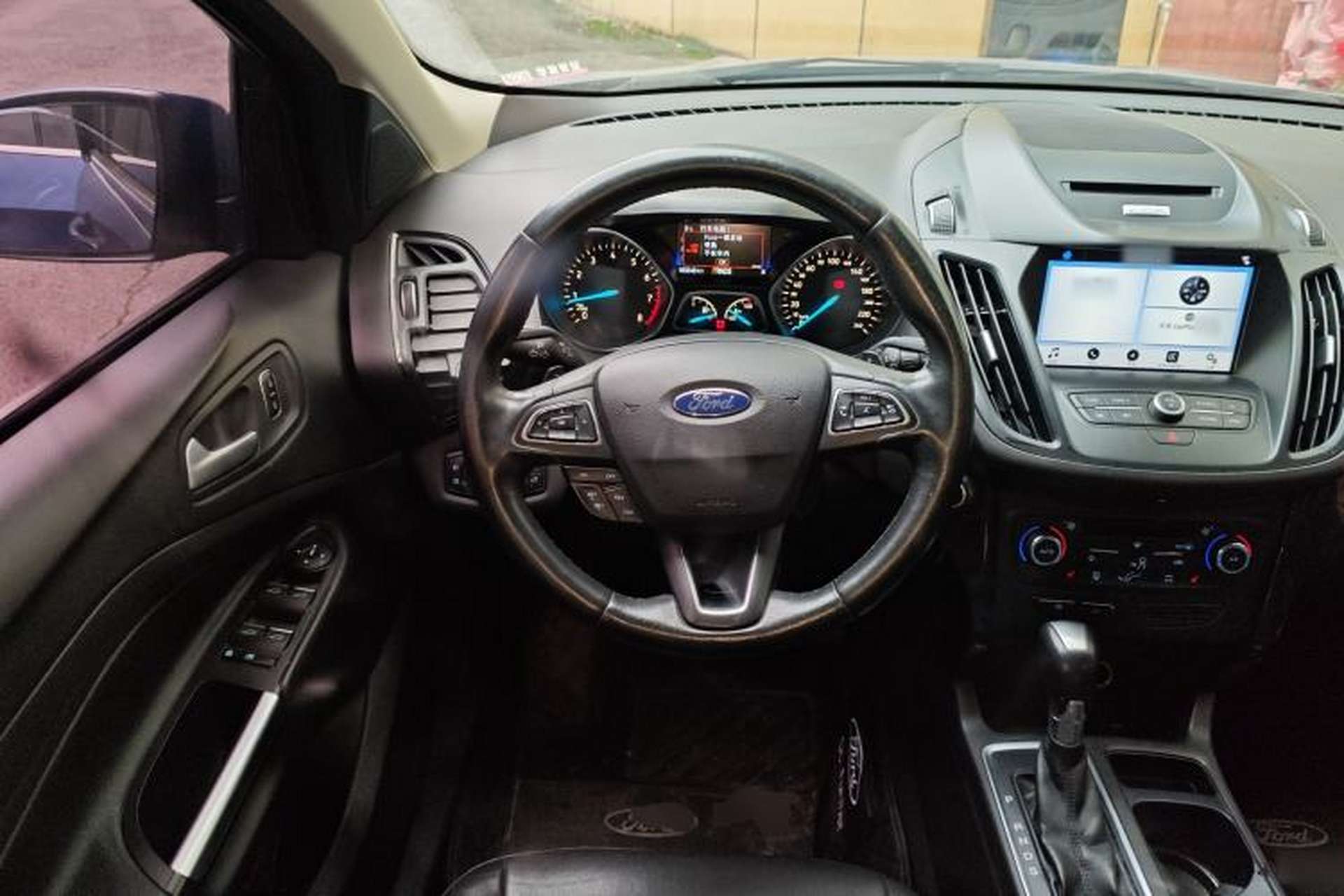 Used Ford Kuga 2017 EcoBoost 180 Two-Wheel-Drive Luxury Wing Edition Steering Wheel