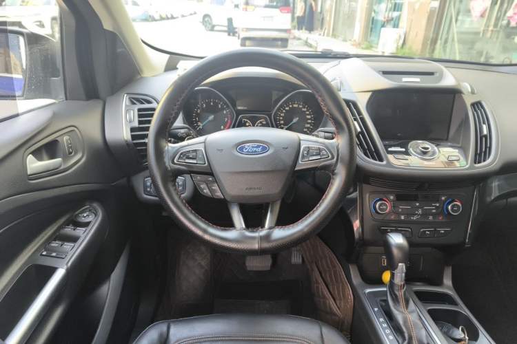 Used Ford Kuga 2017 EcoBoost 245 Four-Wheel-Drive Sport Model Steering Wheel
