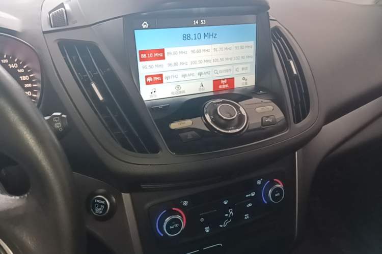 Used Ford Kuga 2017 EcoBoost 245 Four-Wheel Drive Platinum Edition Audio And AC Panel
