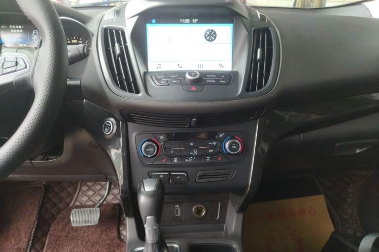 Used Ford Kuga 2017 EcoBoost 180 Two-Wheel-Drive Luxury Wing Edition Audio And AC Panel