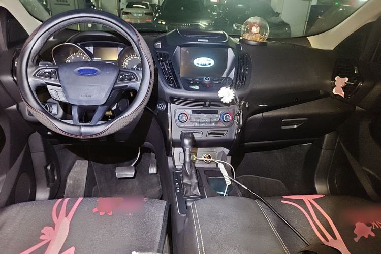 Used Ford Kuga 2017 EcoBoost 180 Two-Wheel-Drive Luxury Wing Edition Center Console