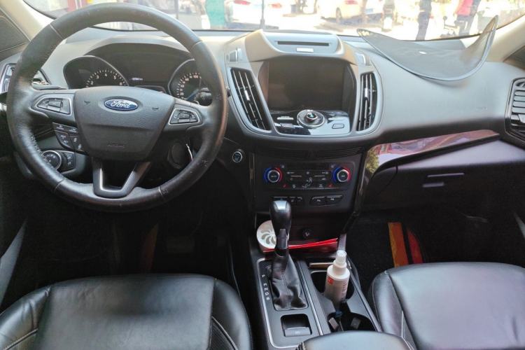 Used Ford Kuga 2017 EcoBoost 180 Four-Wheel Drive Titanium Edition Center Console