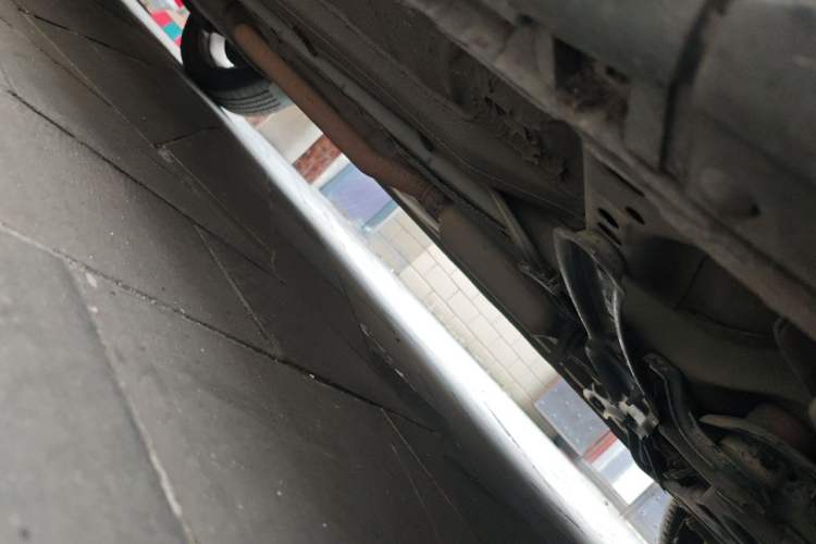 Used Ford Kuga 2017 EcoBoost 180 Two-Wheel-Drive Tiger Leap Model Chassis Front Right