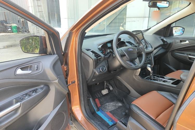 Used Ford Kuga 2017 EcoBoost 180 Two-Wheel-Drive Elite Trim Driver Seat
