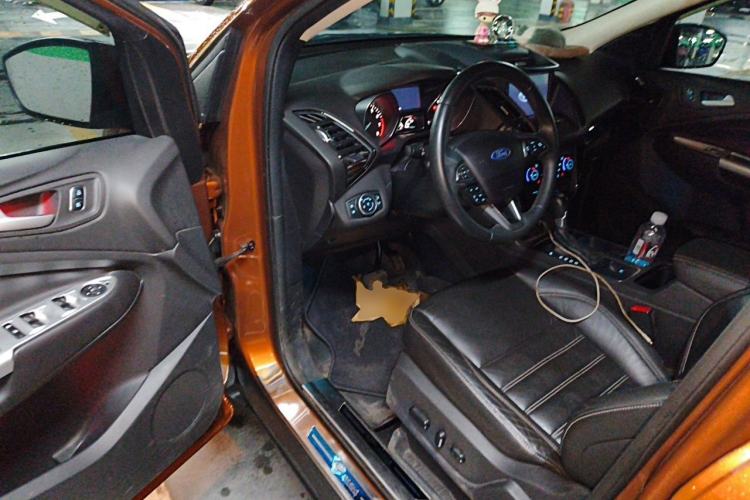 Used Ford Kuga 2017 EcoBoost 180 Two-Wheel-Drive Luxury Wing Edition Driver Seat