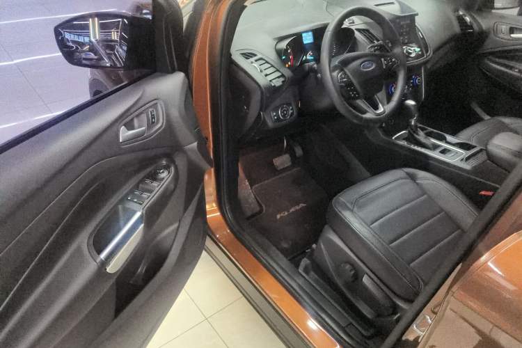 Used Ford Kuga 2017 EcoBoost 180 Two-Wheel-Drive Tiger Leap Model Driver Seat