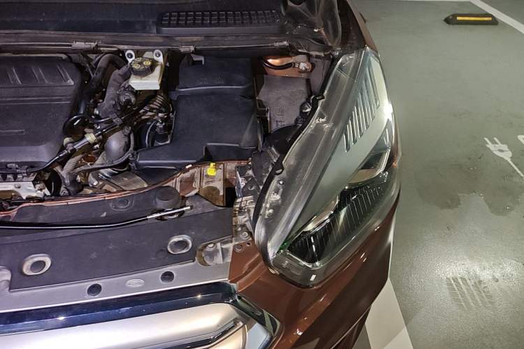 Used Ford Kuga 2017 EcoBoost 180 Two-Wheel-Drive Luxury Wing Edition Engine Bay Left