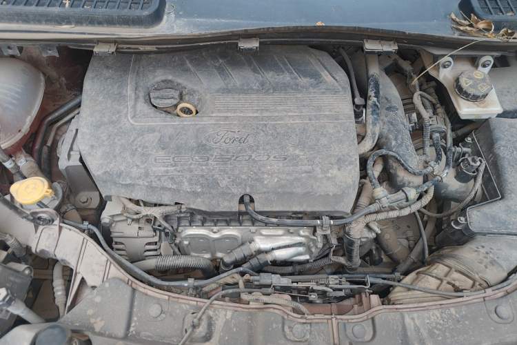 Used Ford Kuga 2017 EcoBoost 180 Two-Wheel-Drive Tiger Leap Model Engine Bay