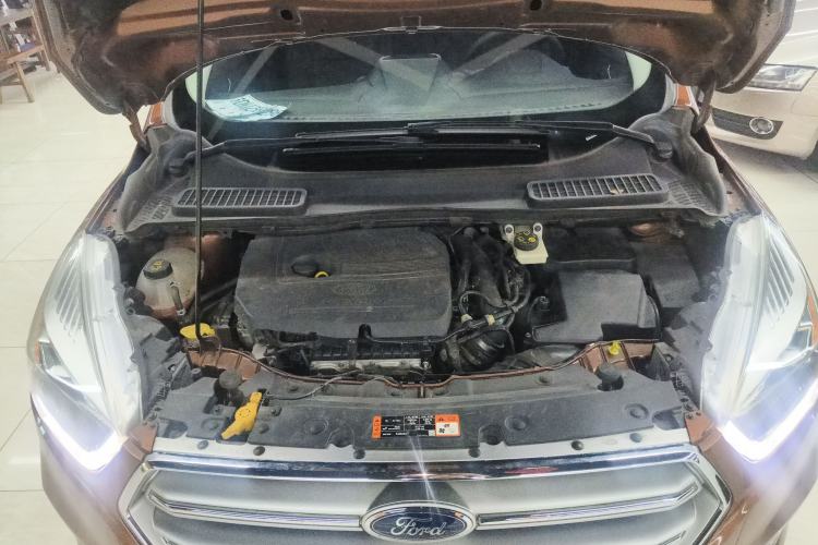 Used Ford Kuga 2017 EcoBoost 180 Two-Wheel-Drive Tiger Leap Model Engine Bay