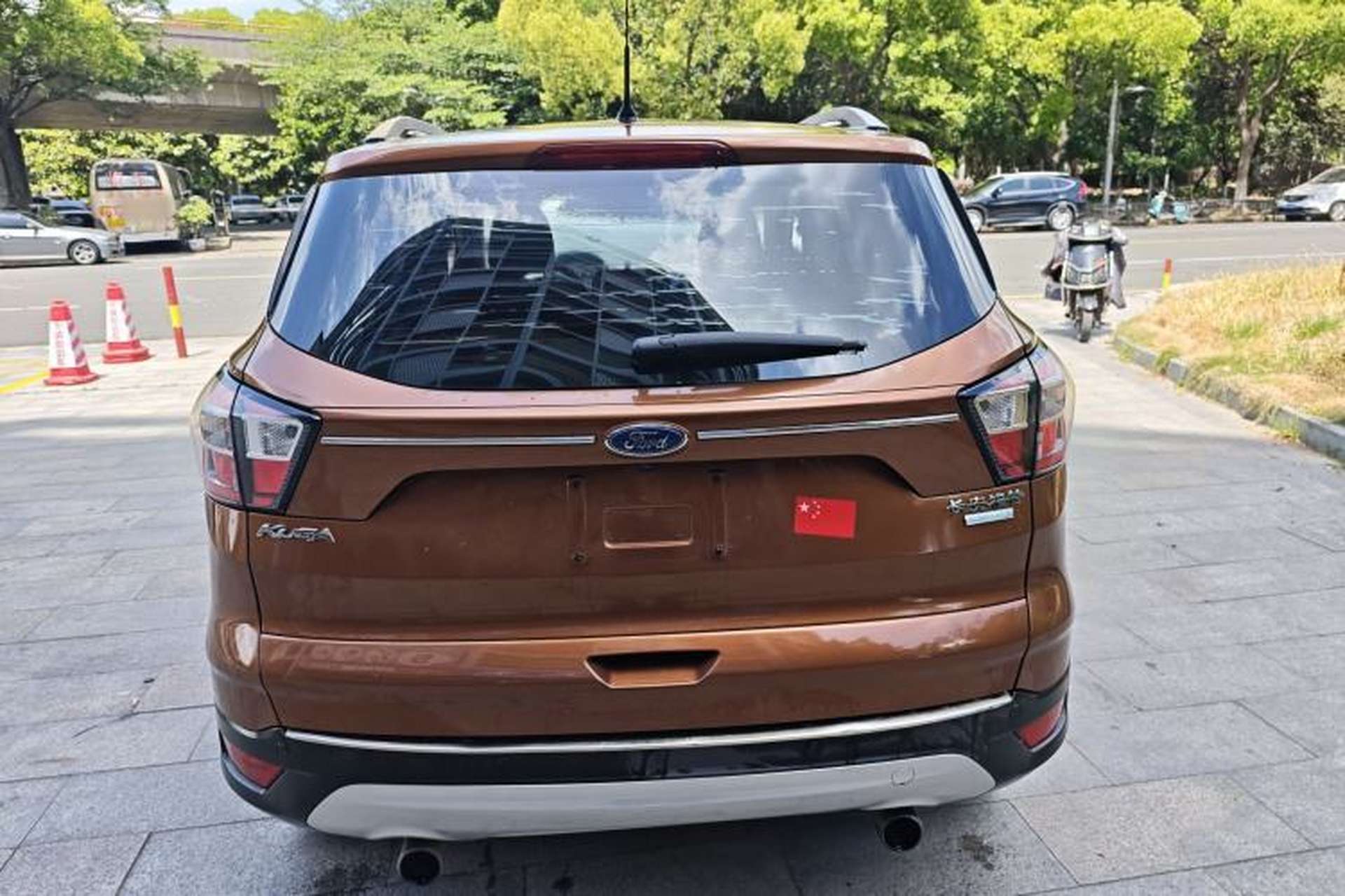 Used Ford Kuga 2017 EcoBoost 180 Two-Wheel-Drive Elite Trim Exterior 4