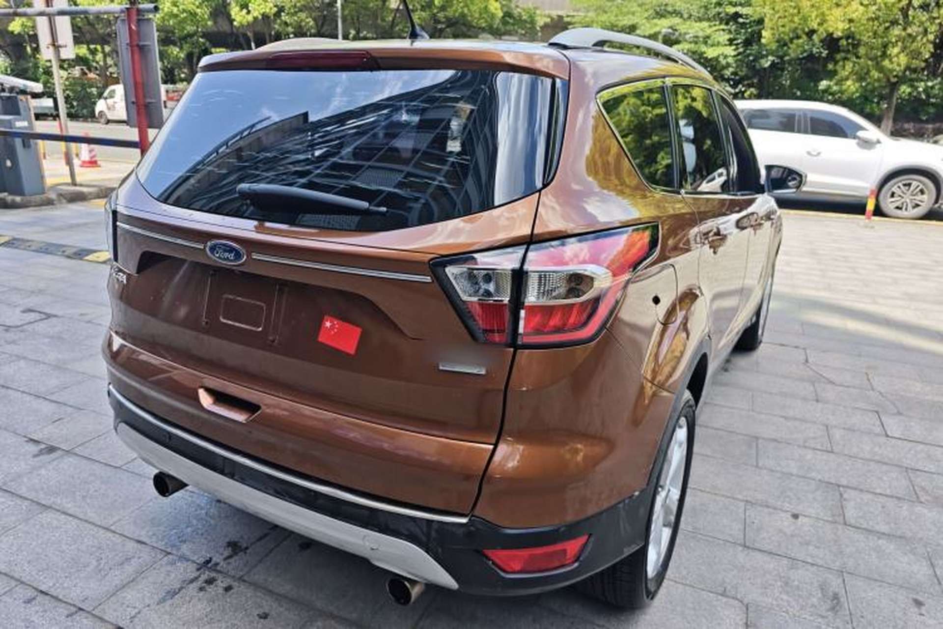 Used Ford Kuga 2017 EcoBoost 180 Two-Wheel-Drive Elite Trim Exterior 5
